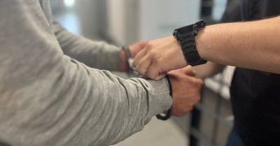 Brutalny atak podczas spaceru z psem w Rusinowie zatrzymano sprawcę